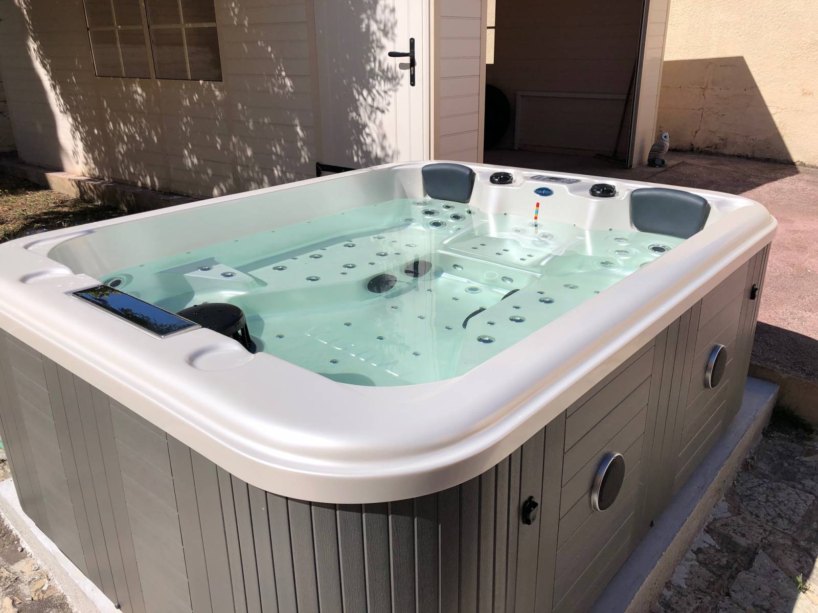 Installation et vente d'un spa pour extérieur 5 places près d'Aubagne