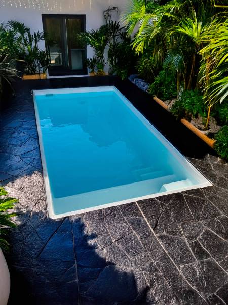 Vue réelle de la piscine Mahina installée à La Fare-les-Oliviers