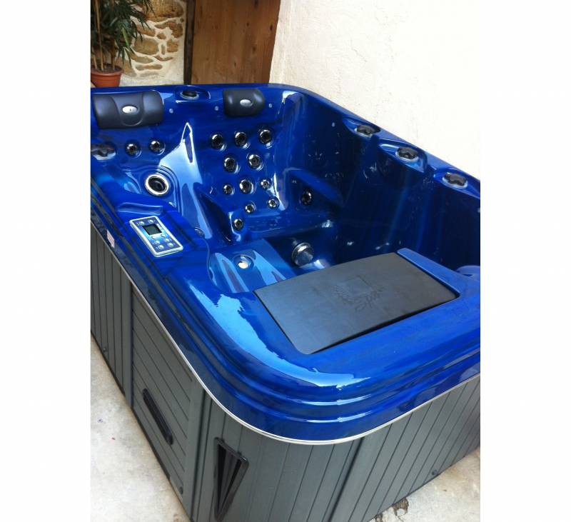 Spa Ibiza 3 places dont 1 allongée à Roquevaire