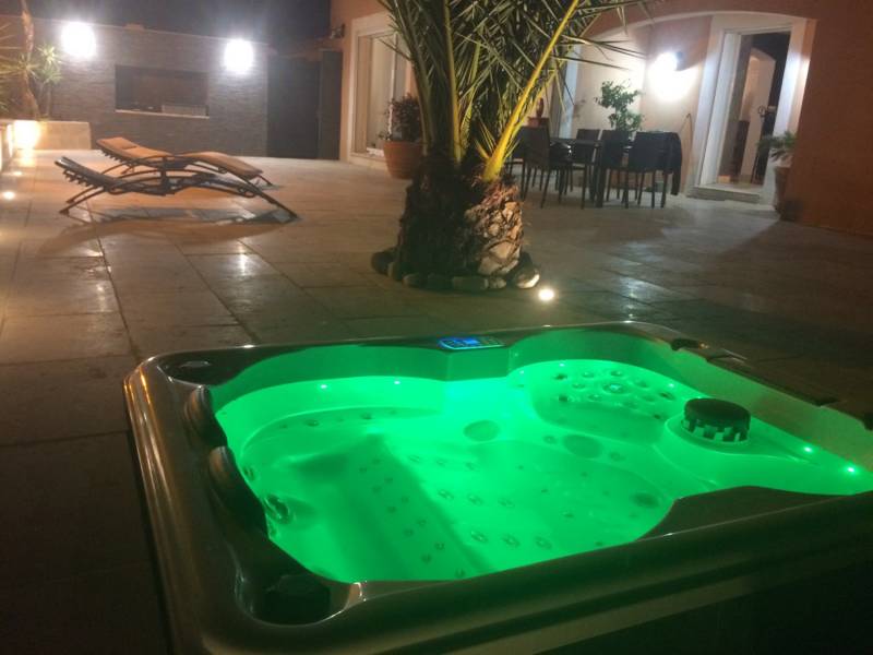 spa jacuzzi 4 places en vente chez oorelax