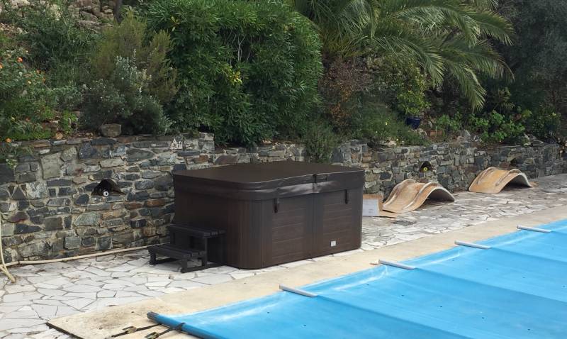 jacuzzi 3 places à La Ciotat