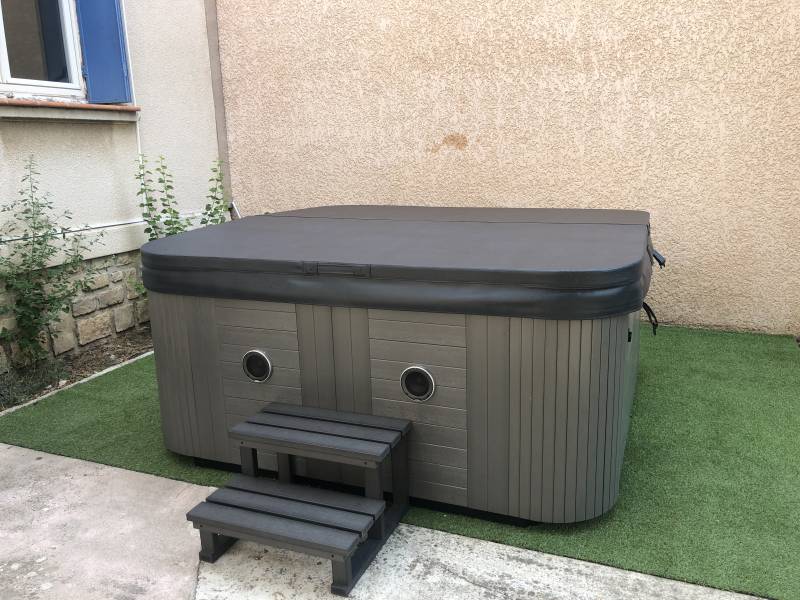 Spa 6 places près de Marseille