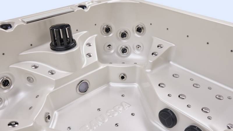 Chaque siège du spa Dacca installé à Orange est équipé de jets puissants et ergonomiques, pensés pour soulager les tensions musculaires et favoriser la récupération.