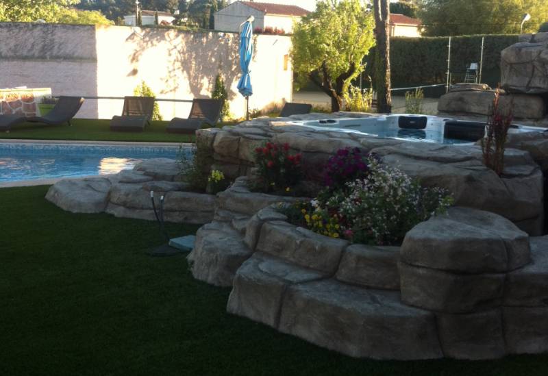 Spa jacuzzi 6 places dont 2 allongées à Rognac