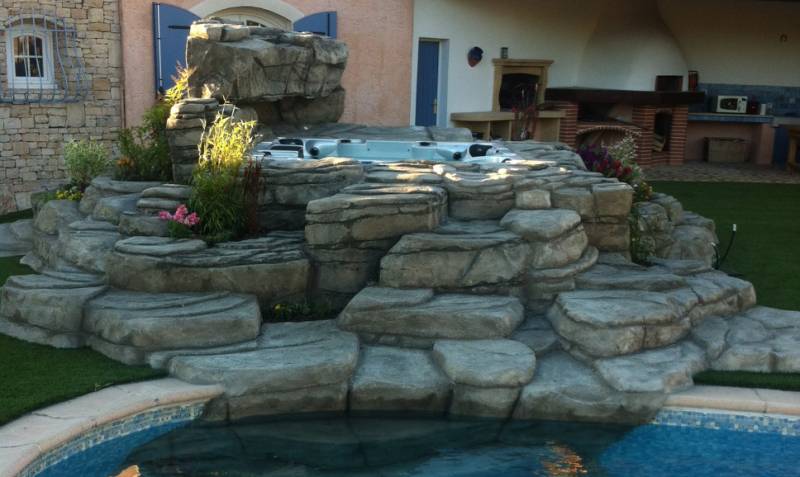 Spa 6 places dont 2 allongées à Rognac