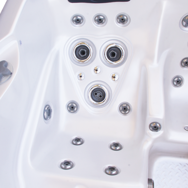 Spa 3 places avec 1 allongée à Plan de campagne