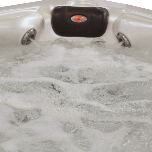 Spa 6 places 2 personnes allongées à Marseille